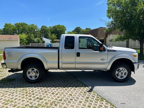 Used 2011 Ford F350 XLT w/ XLT Interior Pkg AWD/4WD image 4