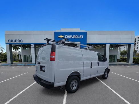 Used 2025 Chevrolet Express 2500 w/ Driver Convenience Package RWD image 10