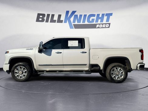 Used 2025 Chevrolet Silverado 3500 High Country w/ High Country Premium Package image 2