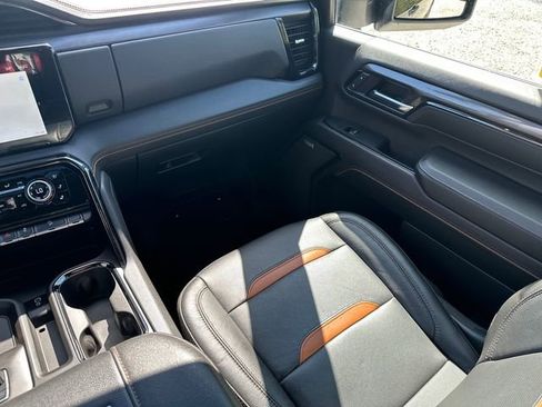 Used 2024 GMC Sierra 3500 AT4 w/ AT4 Premium Plus Package AWD/4WD image 23