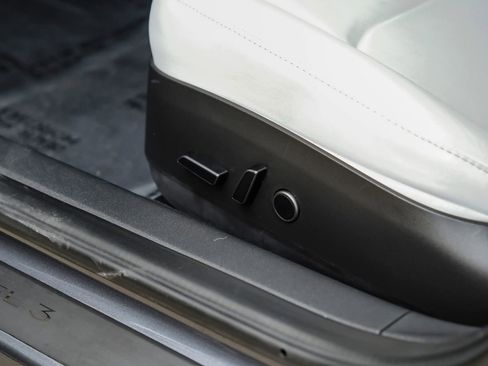 Used 2023 Tesla Model 3 Performance image 41