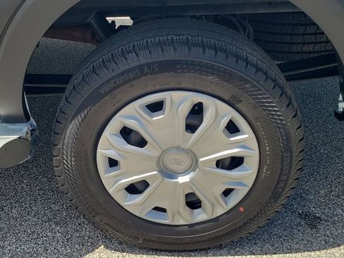 Used 2024 Ford Transit 250 Low Roof w/ Exterior Upgrade Package RWD image 13