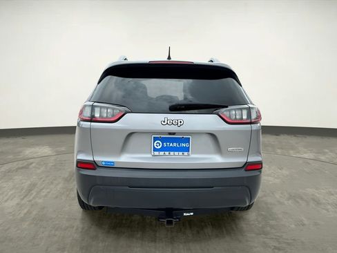 Used 2019 Jeep Cherokee Latitude w/ Cold Weather Group FWD image 6