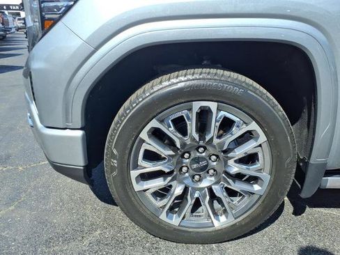 Used 2024 GMC Sierra 1500 Denali Ultimate AWD/4WD image 9