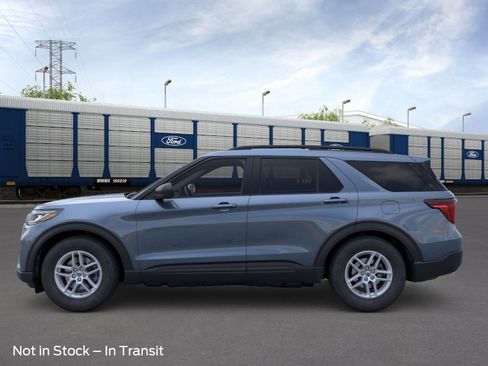New 2026 Ford Explorer Active RWD image 3
