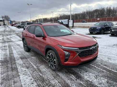 Used 2024 Chevrolet Trax RS w/ Driver Confidence Package image 1