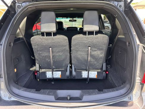 Used 2015 Ford Explorer XLT w/ Equipment Group 202B FWD image 40