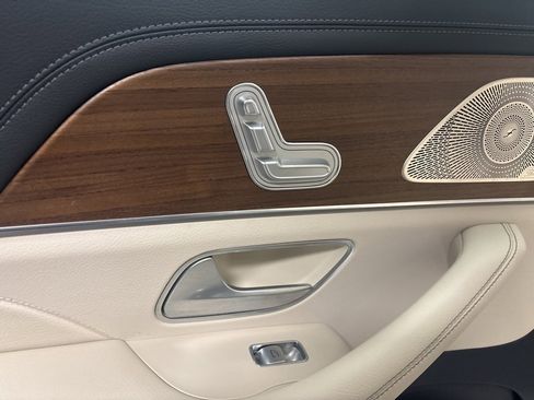 Used 2021 Mercedes-Benz GLS 580 GLS 580 image 33