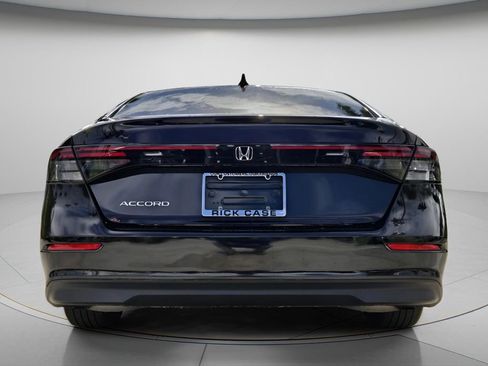Used 2025 Honda Accord SE image 6