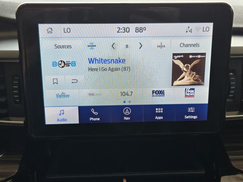Used 2022 Ford Explorer Limited w/ Equipment Group 301A RWD image 12