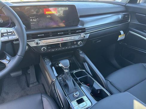 New 2025 Kia Telluride S image 13