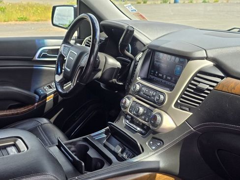 Used 2018 GMC Yukon XL Denali w/ Denali Ultimate Package AWD/4WD image 17