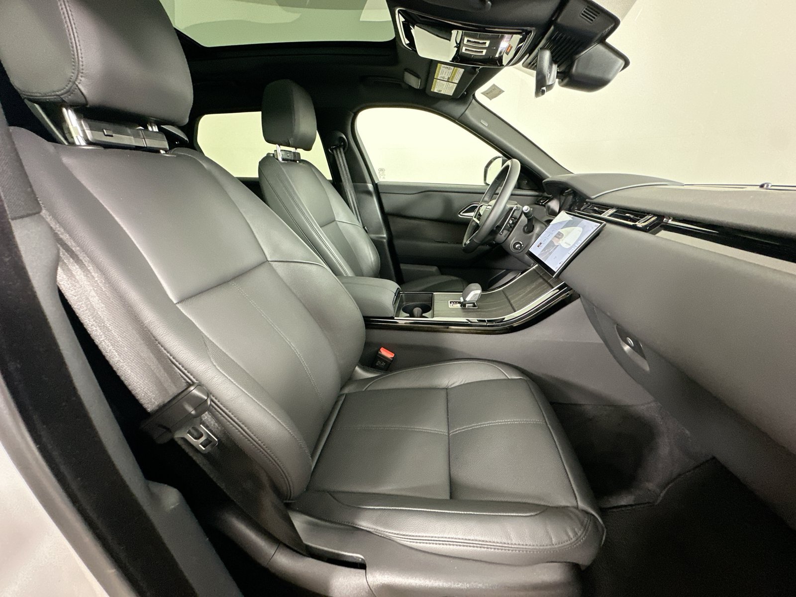 New 2026 Land Rover Range Rover Velar S AWD/4WD image 42