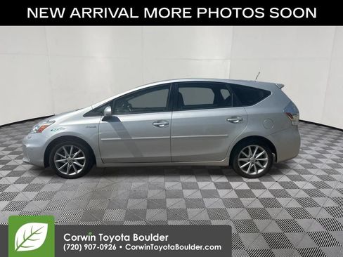 Used 2014 Toyota Prius V Five FWD image 4