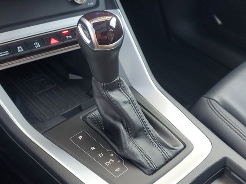 Used 2024 Audi Q3 2.0T Premium image 32