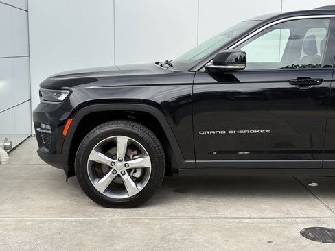 Used 2022 Jeep Grand Cherokee Limited AWD/4WD image 5