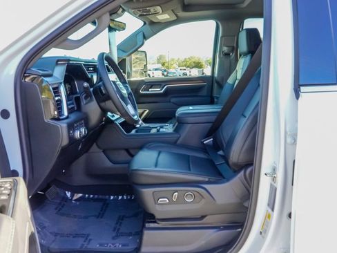 New 2026 GMC Sierra 3500 Denali w/ Denali Reserve Package AWD/4WD image 14
