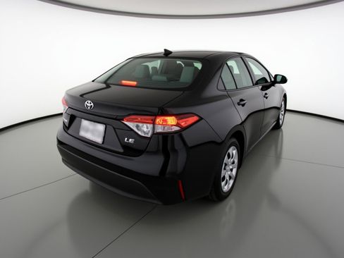 Used 2025 Toyota Corolla LE FWD image 9