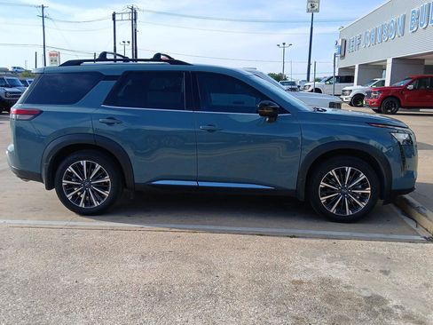 Used 2026 Nissan Pathfinder Platinum w/ Cargo Package FWD image 7