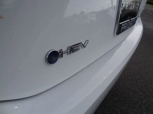 Used 2025 Toyota Camry SE FWD image 38