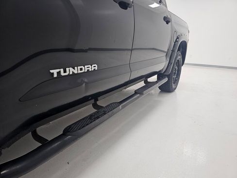 Used 2014 Toyota Tundra SR5 w/ SR5 Upgrade Package image 8