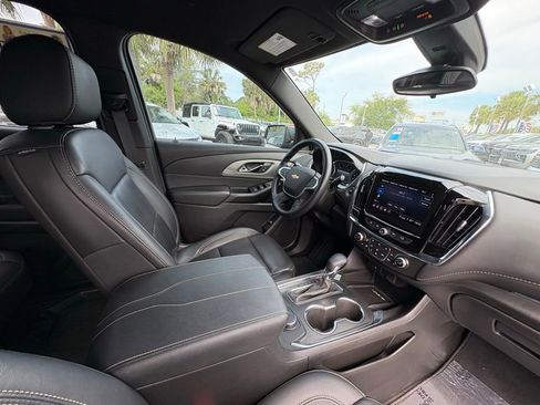Used 2023 Chevrolet Traverse LT FWD image 27