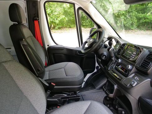 Used 2025 RAM ProMaster 2500 w/ Convenience Group FWD image 30