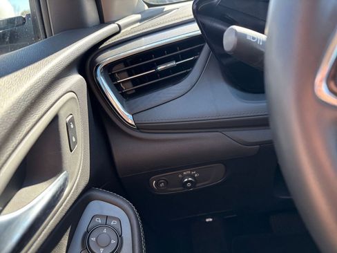 Used 2025 Buick Encore GX Preferred image 33