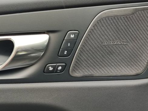 New 2026 Volvo XC60 B5 Ultra w/ Climate Package image 9