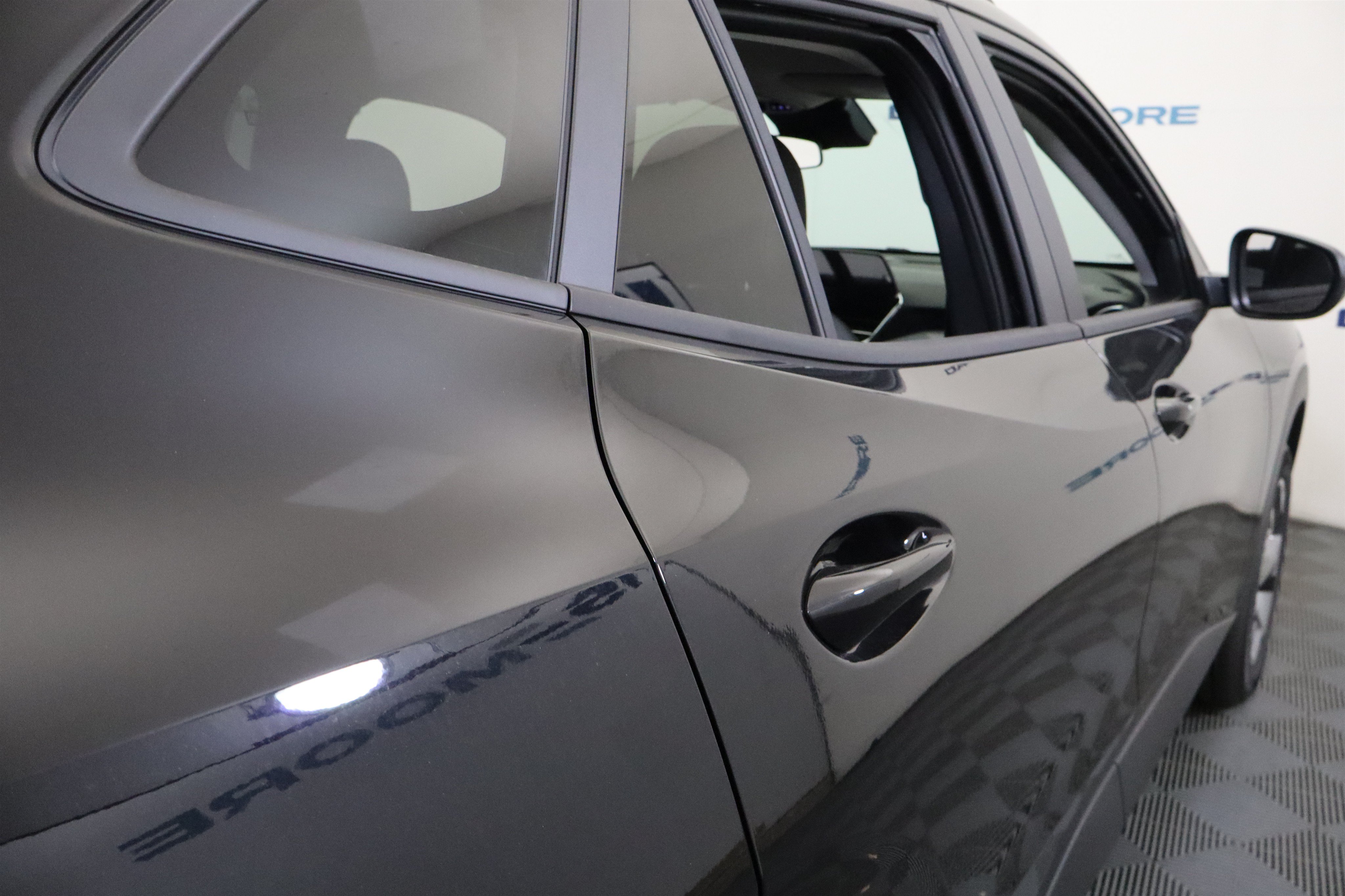 New 2026 Chevrolet Trax LT w/ LT Convenience Package FWD image 7