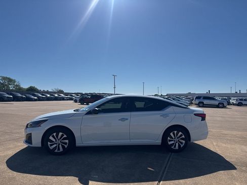 Certified 2025 Nissan Altima 2.5 S image 12