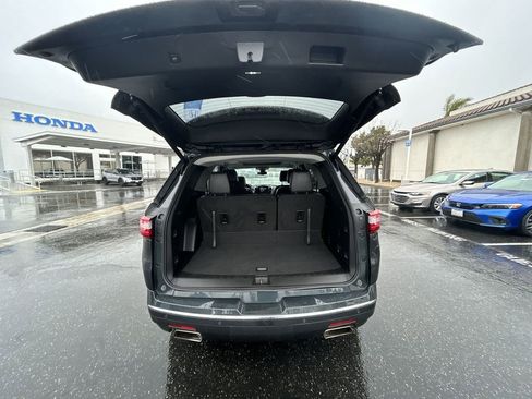 Used 2020 Chevrolet Traverse Premier image 24