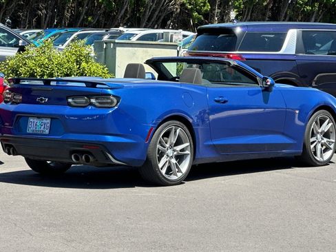 Used 2020 Chevrolet Camaro LT w/ RS Package RWD image 4