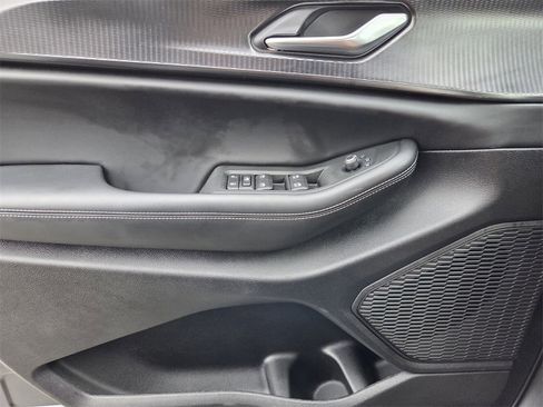 Used 2025 Jeep Grand Cherokee Altitude image 23