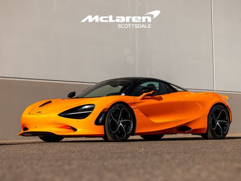 Used 2024 McLaren 750S Spider RWD image 4