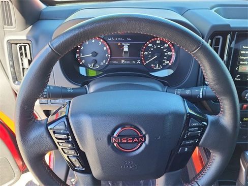 Certified 2025 Nissan Frontier PRO-4X image 9