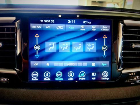 Used 2019 Chrysler Pacifica Touring Plus FWD image 41