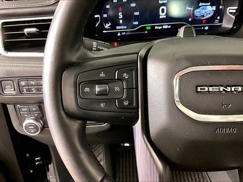 Used 2023 GMC Yukon Denali Ultimate AWD/4WD image 9
