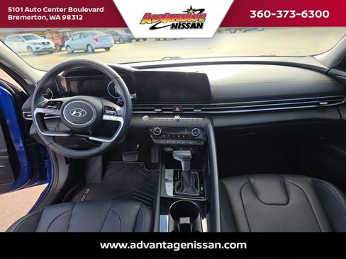 Used 2022 Hyundai Elantra Limited w/ Preferred Accessory Package FWD image 16