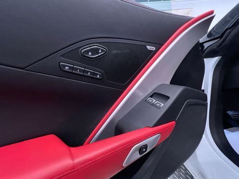 Used 2019 Chevrolet Corvette Stingray Coupe RWD image 12