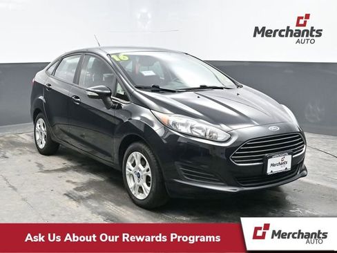 Used 2016 Ford Fiesta SE image 1