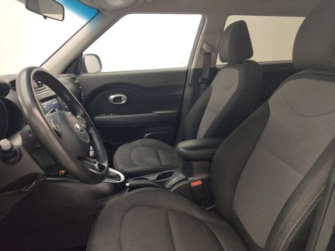 Used 2019 Kia Soul + FWD image 17