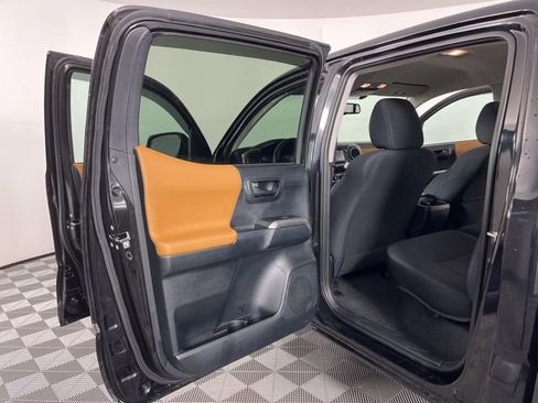 Used 2017 Toyota Tacoma SR5 image 40