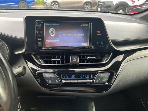 Used 2018 Toyota C-HR XLE FWD image 15
