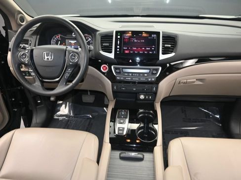Used 2016 Honda Pilot Touring image 15