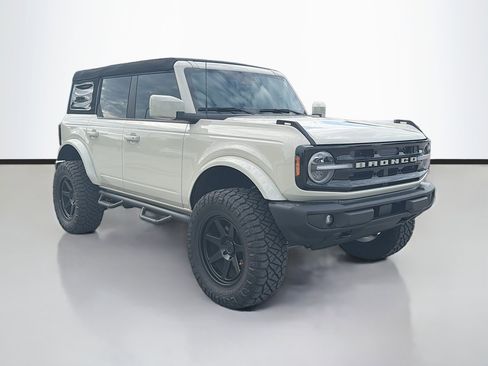 Used 2025 Ford Bronco Outer Banks AWD/4WD image 7