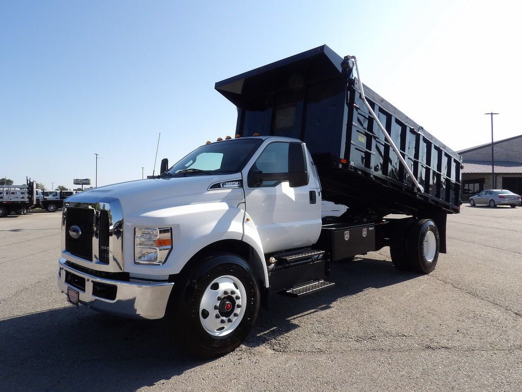 Used 2025 Ford F650 2WD Regular Cab Super Duty image 3