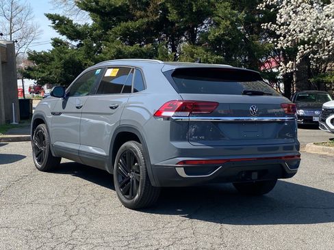 Used 2022 Volkswagen Atlas Cross Sport SE w/ Panoramic Sunroof Package AWD/4WD image 4