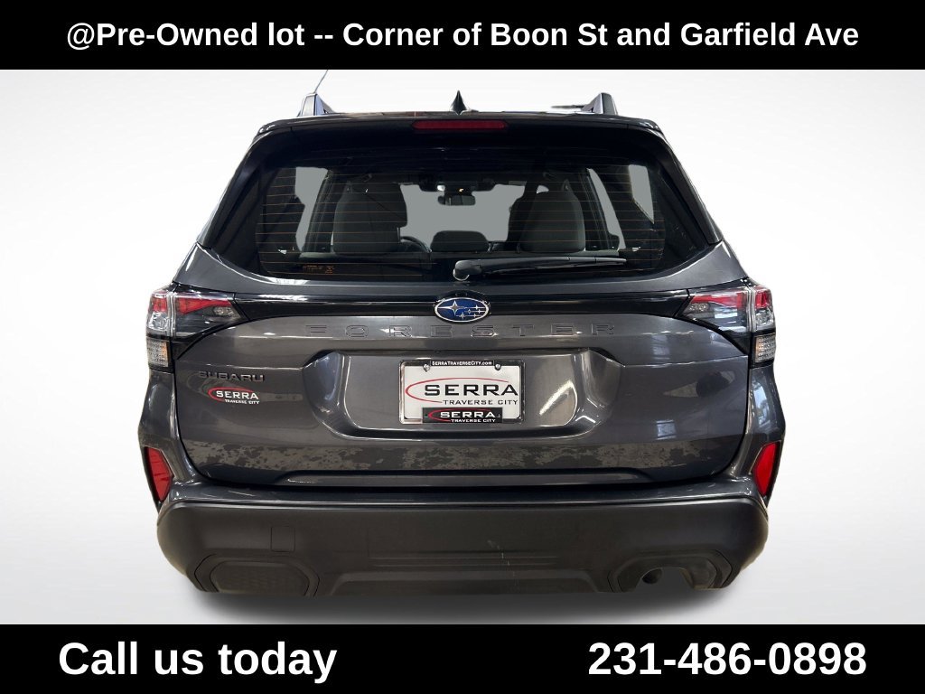 Used 2025 Subaru Forester AWD/4WD image 10