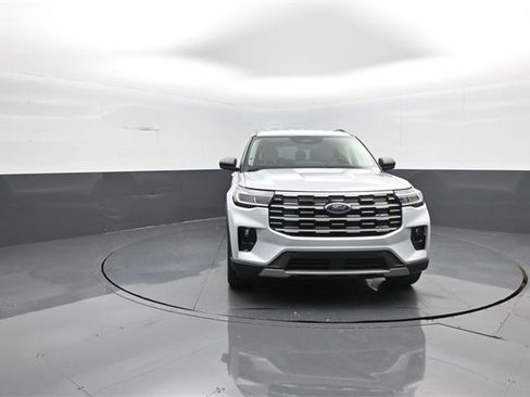 New 2026 Ford Explorer Active w/ Active Comfort Package image 2
